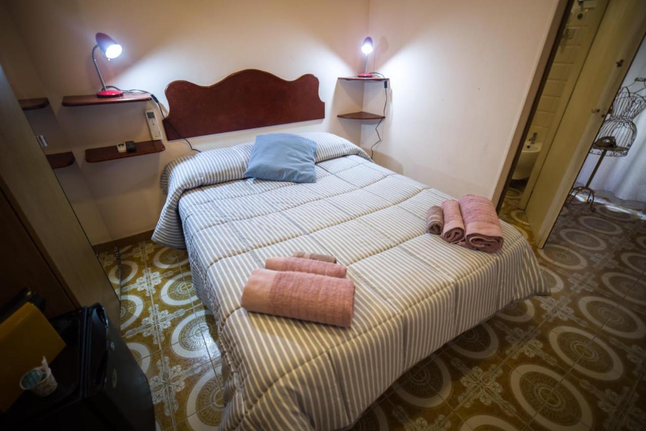 Il Leoncino Bed & Breakfast โรม ภายนอก รูปภาพ