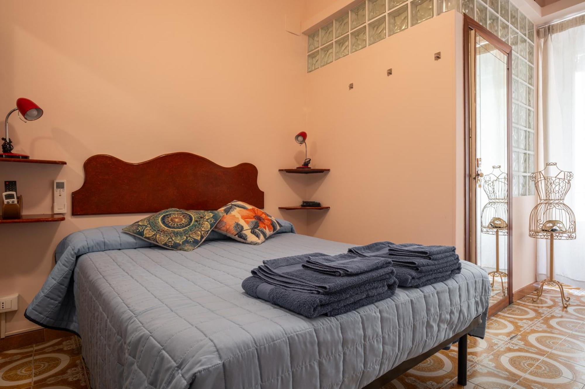 Il Leoncino Bed & Breakfast โรม ภายนอก รูปภาพ